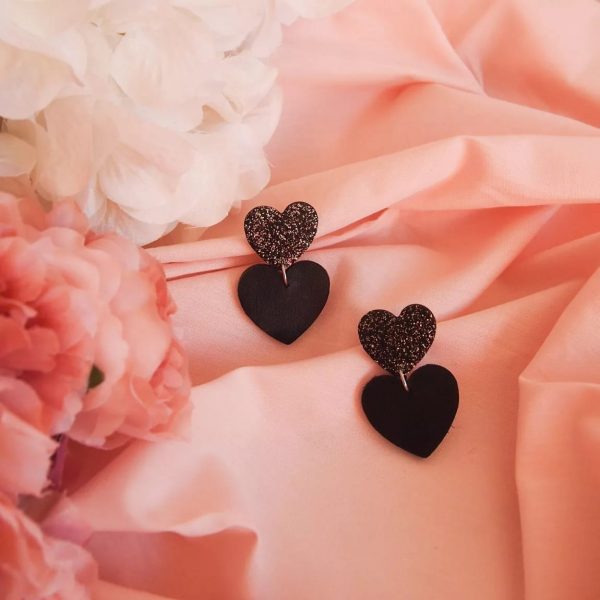 Boucles d'oreilles en cuir noir double cœur - Manali – Image 3