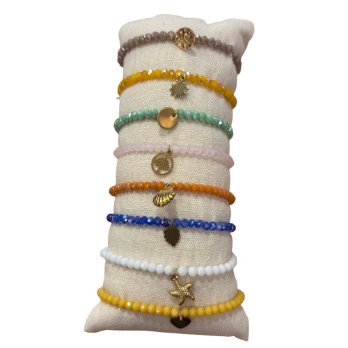 Bracelet élastique en perles colorées avec breloque dorée