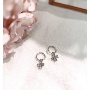 concept-store-idees-et-saveurs-boucle-d-oreille-mini-creole-croix-strass-argentee