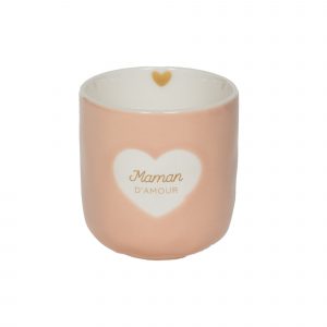 concept-store-idees-saveurs-tasse-maman-d-amour-coeur-fond-blanc