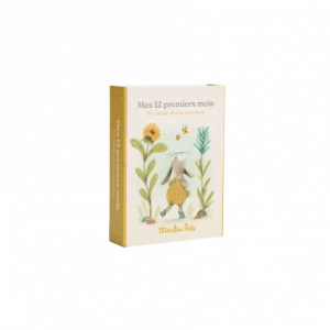 idees-et-saveurs-cartes-mes-12-premiers-mois-trois-petits-lapins-moulin-roty-removebg-preview